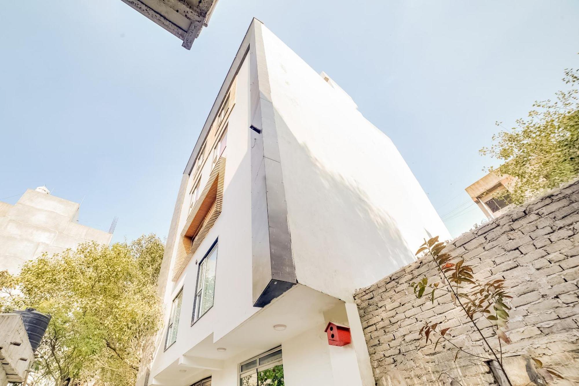 Hotel O Carol Garden Delhi  Exterior photo